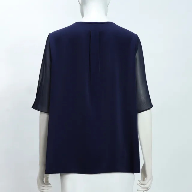 【ILEY 伊蕾】蕾絲拼接假兩件式長版上衣(深藍；L-3L；1251181706)