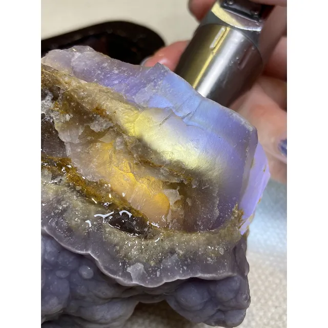 【Cozy 世界水晶原礦與茶】紫羅蘭葡萄瑪瑙原礦(具有平靜思緒和增強靈性的作用)