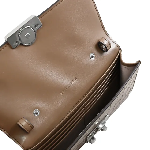 【Michael Kors】TRIBECA WOC 金屬LOGO鱷魚壓紋翻蓋可拆鍊條三用鍊包(棕色)