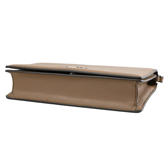 【Michael Kors】JET SET 簡約金屬LOGO拼接翻蓋方包斜背包(棕色)