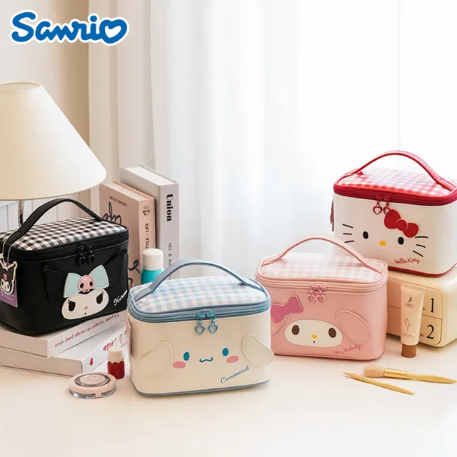 【SANRIO 三麗鷗】三麗鷗手提箱型大容量化妝包盥洗包(酷洛米/美樂蒂/大耳狗/凱蒂貓)