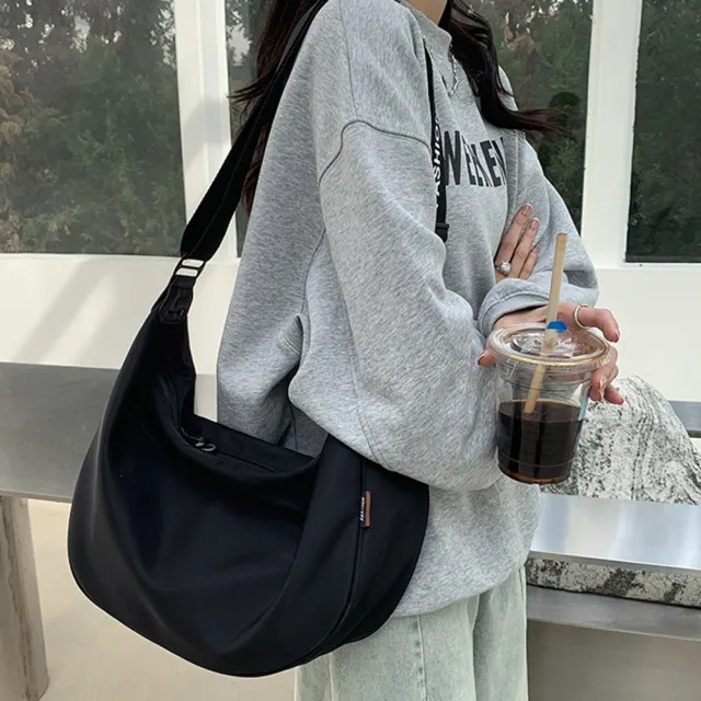 【MoonDy】雙11 女生包包 月半包 尼龍包包 側背包女 休閒包 寬肩帶 斜背包 防水包包 尼龍斜背包