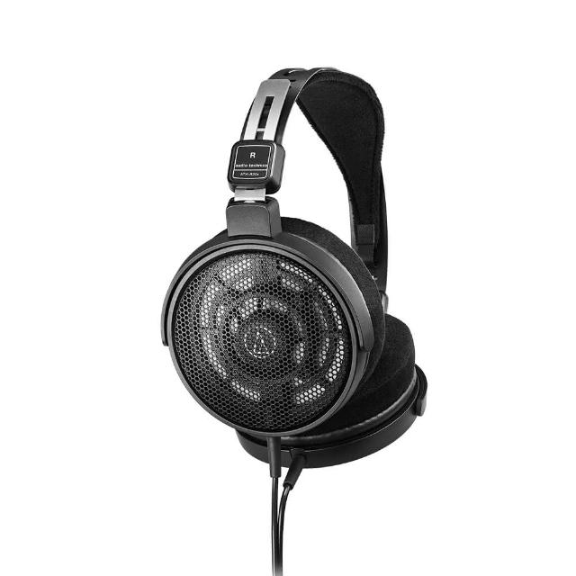 Audio-Technica 鐵三角 ATH-R30x 頭戴式有線耳機，採用開放式設計，提供自然音場與細膩音質，適合音樂愛好者與專業監聽使用。靈敏度達93dB，重量僅200g舒適配戴，配備可拆卸1.2m/3.0m導線及6.3mm轉接頭，通用3.5mm輸入，無麥克風，黑色外觀，臺灣製造，一年保固，BSMI認證R43912。包裝含攜存袋，完美選擇日常聆聽與工作室應用。