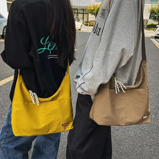 【Abigail】雙11 日系情侶斜背包側肩包托特包防潑水包(防水包 黑色)