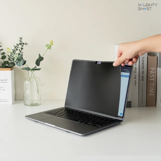 【頑皮鬼】MacBook Air 15吋 防窺保護貼/防窺片(台灣製造｜防窺+抗藍光｜Mac專屬磁吸式)
