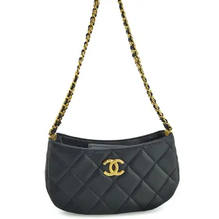 【CHANEL 香奈兒】黑色荔枝牛皮雙C金釦肩背皮穿鍊帶小馬鞍包(展示品)