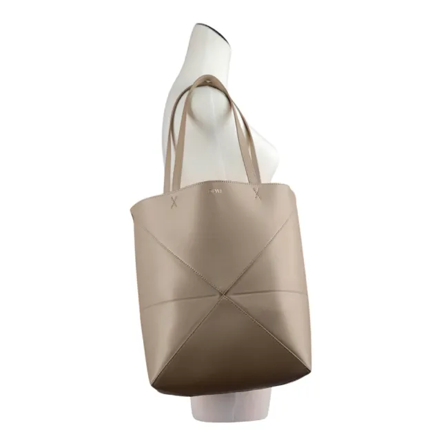 【LOEWE 羅威】Puzzle 亮面小牛皮摺疊托特包(沙色)