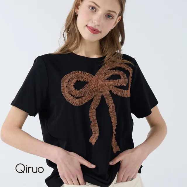 【Qiruo 奇若名品】彈性棉質胸前咖啡蕾絲蝴蝶結黑色 短袖上衣7078A
