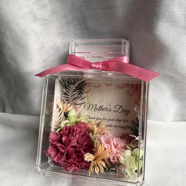 【OSTARA FLORIST 奧斯塔拉花藝】永生康乃馨母親節香水瓶(永生花、康乃馨、母親節、女性長輩、居家布置)