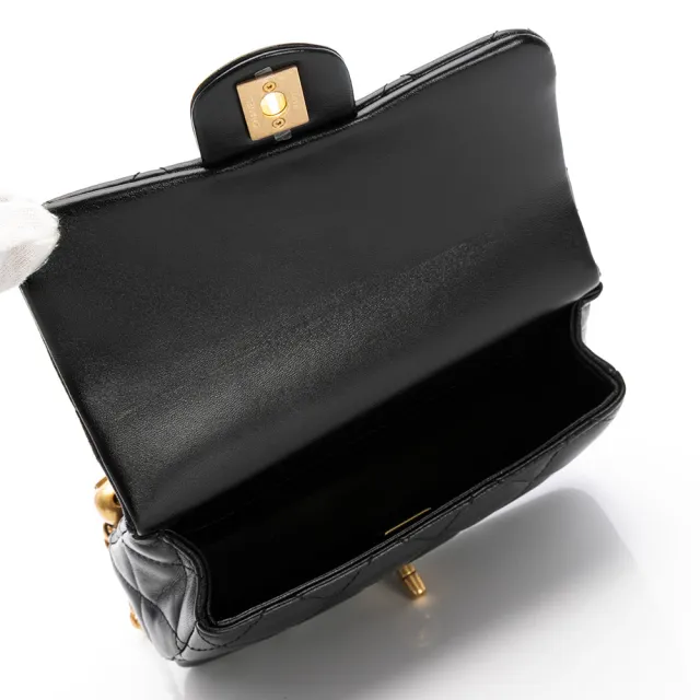 【CHANEL 香奈兒】25C Mini Flap bag(黑/金-細紋/金黑雙色愛心鏈帶)