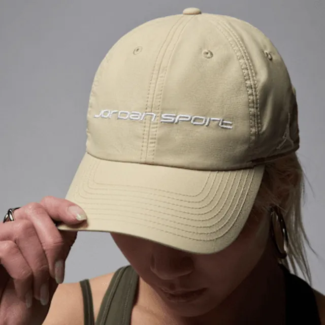 【NIKE 耐吉】休閒帽 男 女 U J DF CLUB CAP US CB 喬丹 運動帽 老帽 棒球帽 卡其色(FZ2020206)