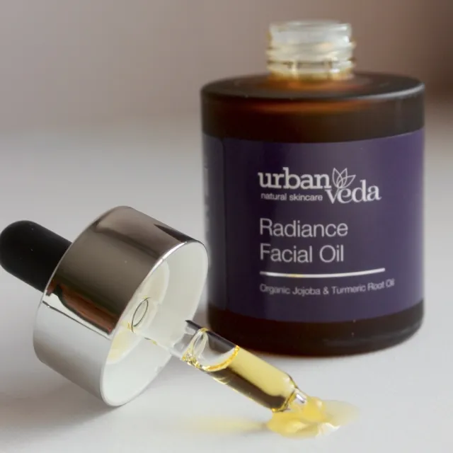 【寶草園】城市吠陀草本亮澤臉部精華油30ml/瓶(URBAN VEDA)