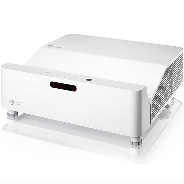 Optoma奧圖碼 120U 奧圖碼 Optoma Wave 120U 家用劇院投影機,採用先進雷射光源,提供3800流明高亮度與2,200,000:1超高對比,Full HD 1920x1080解析度,適合80-130吋大畫面投射。超短焦設計僅需0.17-0.45m距離,即可輕鬆打造沉浸式娛樂空間。內建喇叭、16:9與4:3畫面比例支援,燈泡壽命長達30,000小時,白色系輕巧5.1kg機身,中國製造並透過BSMI認證R43081,享三年保固(需註冊),完美選擇家庭影院升級!