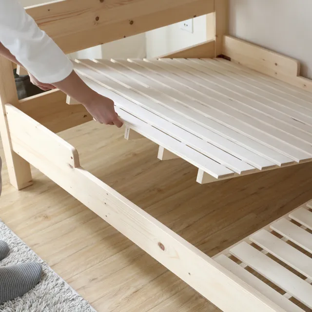 【H&D 東稻家居】艾廉日式清新雙層插座床架-102CM(雙層床 松木 床架 木床架)