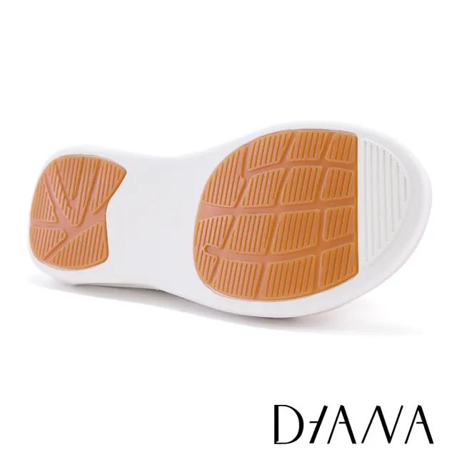 【DIANA】質感羊皮皺褶交叉厚底拖鞋(米白)
