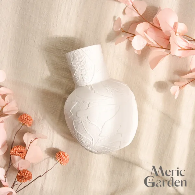 【Meric Garden】法式簡約月光立體浮雕陶瓷花瓶/裝飾花瓶/桌面擺飾(花藝花器 插花裝飾品 造型花瓶 藝術品)