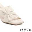 【BYHUE】簡約氣質純色蝴蝶結羊皮軟芯方頭高跟拖鞋(白)
