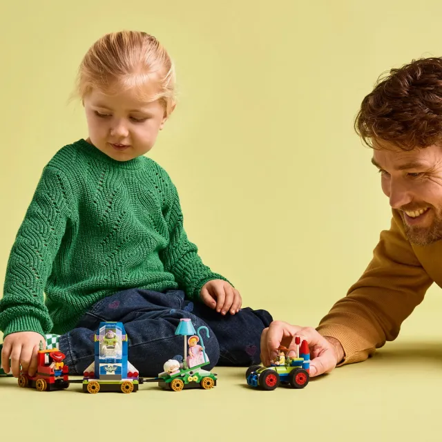 【LEGO 樂高】迪士尼系列 43264 玩具總動員慶典列車和遙控糾察隊(迪士尼皮克斯 擺設 玩具模型)