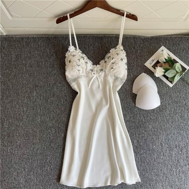 【 巴黎】  細肩帶絲質居家睡衣裙套裝無袖緞面上衣女絲綢洋裝冰絲背心涼感 美背繡花4色74kl21 