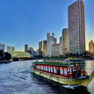 【喜鴻假期】【高雄出發．東京海陸空５日】迪士尼樂園、螃蟹吃到飽、河口湖纜車、屋形船遊東京灣