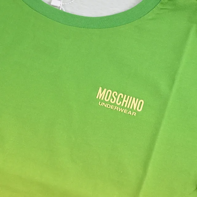 【MOSCHINO】品牌電繡LOGO織帶漸層色棉質個性短T恤(綠黃)