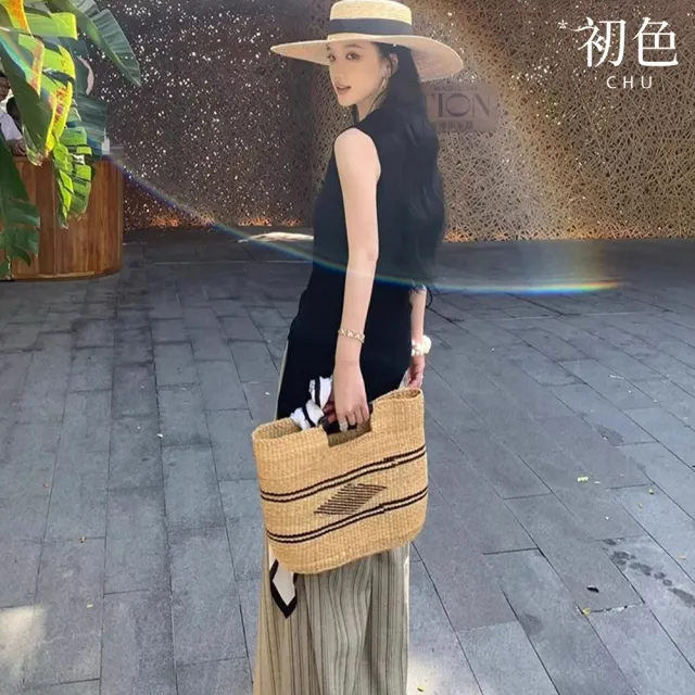 【初色】韓系小香風純色V領無袖襯衫上衣女上衣+條紋休閒褲闊腿褲寬褲長褲套裝-黑衣條紋褲-12302(M-XL可選)