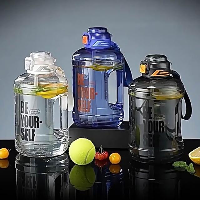 【灰熊厲害】美國進口Tritan材質一鍵彈蓋健身超動力大水壺2500ml(運動水壺)