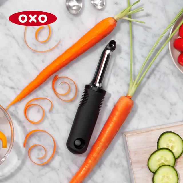 【美國OXO】直式蔬果削皮器 削皮刀(人體工學握把 日製420不鏽鋼刀片  鋒利滑順)