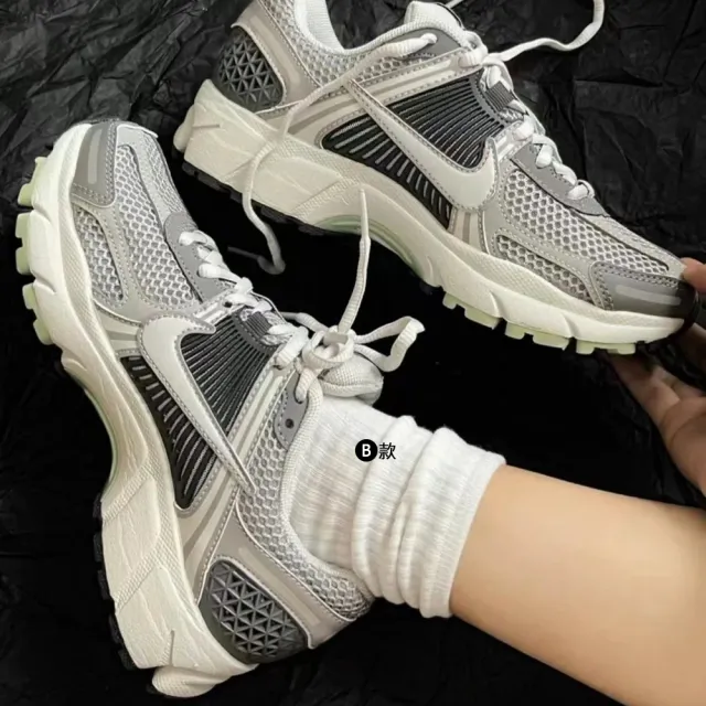 【NIKE 耐吉】運動鞋 慢跑鞋 休閒鞋 V5 W NIKE ZOOM VOMERO 5 女鞋 男鞋 白灰黑藍咖 多款(FQ7079-100&)