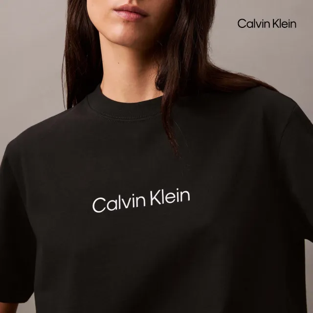 【CALVIN KLEIN】官方旗艦館 CK Calvin Klein Hero Modern 方形剪裁 T 恤_黑色