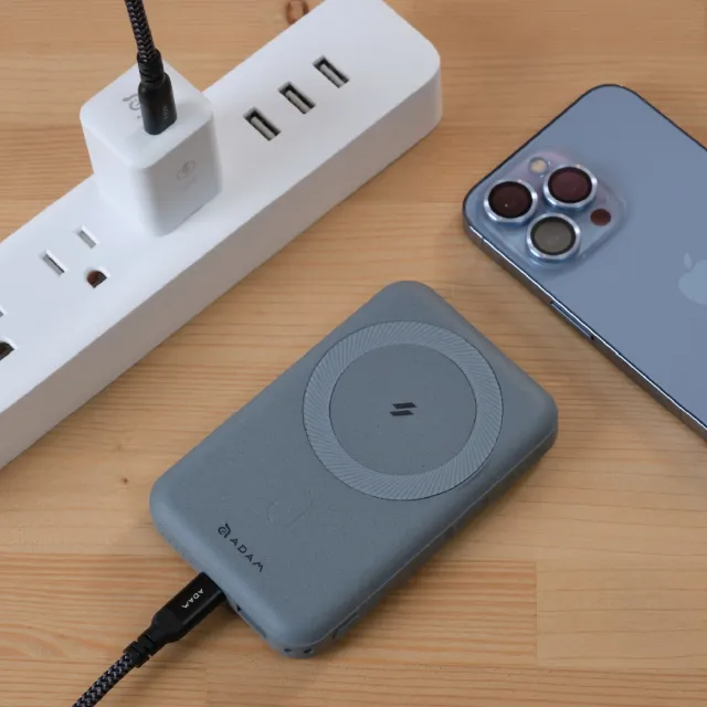 【ADAM 亞果元素】GRAVITY C2 10000mAh 最高20W 2孔輸出 磁吸無線快充行動電源(蝶豆藍＋躍動灰)
