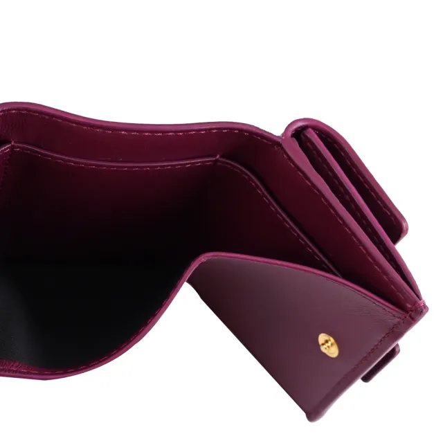 【FENDI 芬迪】金屬LOGO雙F壓紋NAPPA皮革三折小零錢短夾(紫紅)