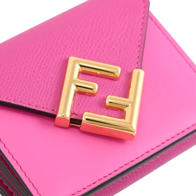 【FENDI 芬迪】金屬經典雙F LOGO小牛皮三折小零錢短夾(桃粉)