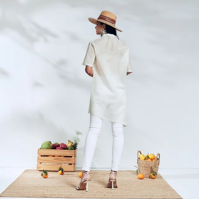 【ICHE 衣哲】法國原裝進口葉綠色細條紋不規則長版上衣