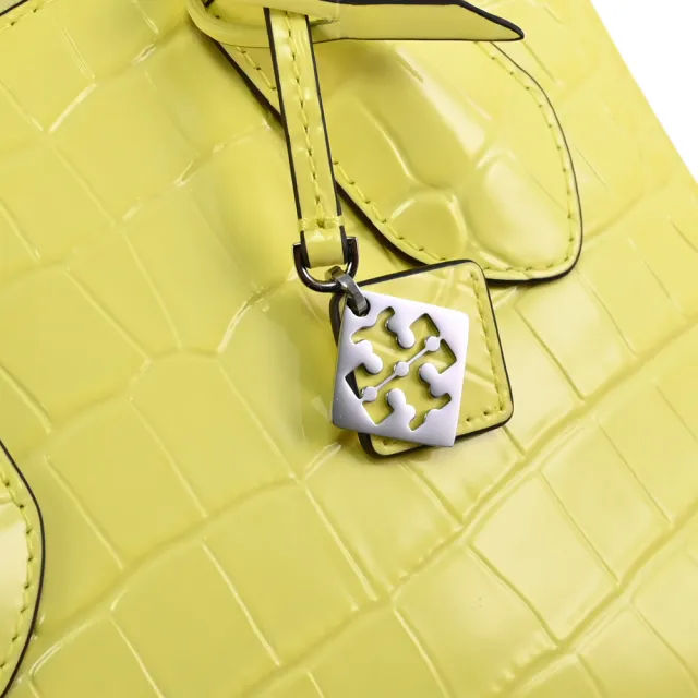 【TORY BURCH】簡約雙T吊飾漆面鱷魚壓紋手提包兩用包(亮黃)
