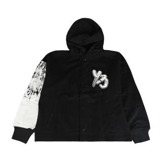 【Y-3 山本耀司】Y-3 草寫毛絨布標貼LOGO單邊拼接袖設計純棉長袖連帽外套(男款/黑x白)