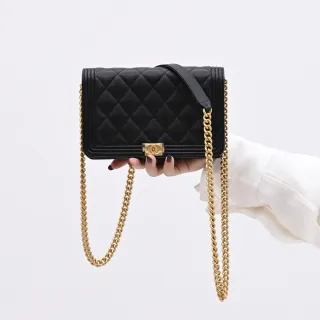 【CHANEL 香奈兒】BOY WOC 經典雙C菱格紋荔枝牛皮三用翻蓋鍊包(黑/金)