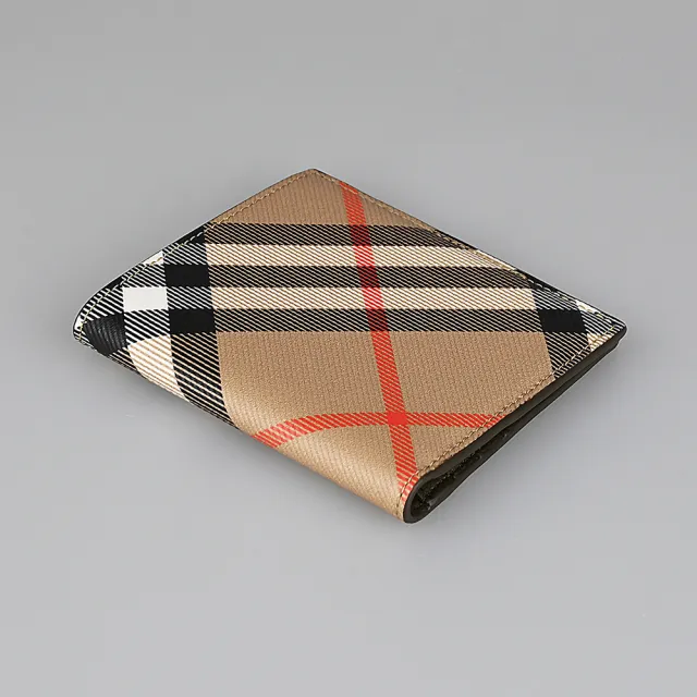 【BURBERRY 巴寶莉】BURBERRY 不敗格紋塗層帆布6卡對折短夾(米沙棕x內裡棕綠)