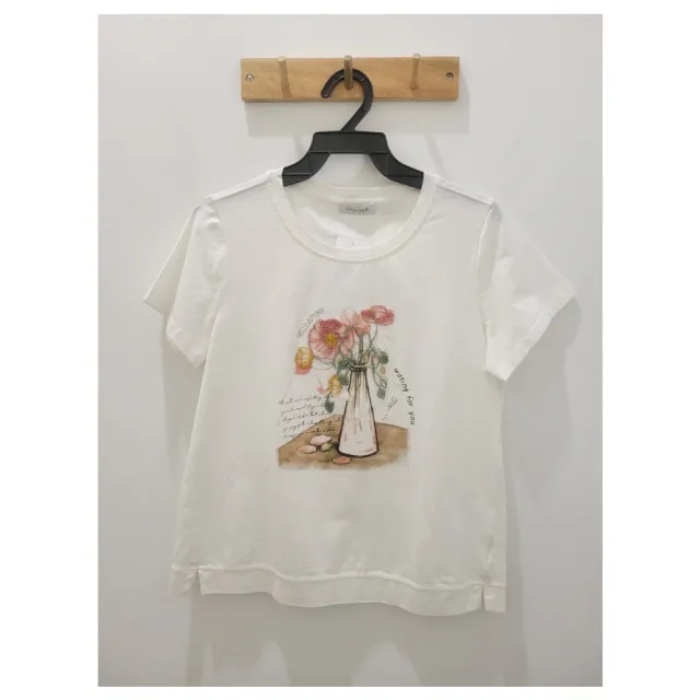 【YUTZUYA 優姿雅】浪漫繡線花樽高彈寬版T恤/上衣(短袖/高彈棉質/刺繡繡線/印圖/百搭圓領)