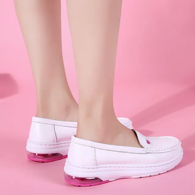 【MOM】真皮樂福鞋 氣墊樂福鞋/真皮純色可愛小桃心彈力氣墊樂福鞋 護士鞋(白粉)