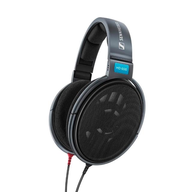  Sennheiser 森海塞爾 HD 600 是經典有線耳罩式音樂耳機，採用黑色系設計，提供優異頻率響應與高靈敏度，適合音樂愛好者使用。支援 Windows、Android、iOS 系統，無防水防塵功能，阻抗與驅動單體依官方規格。具 BSMI 認證 R36058，原廠保固兩年，內容物與尺寸重量以實際出貨為準。 