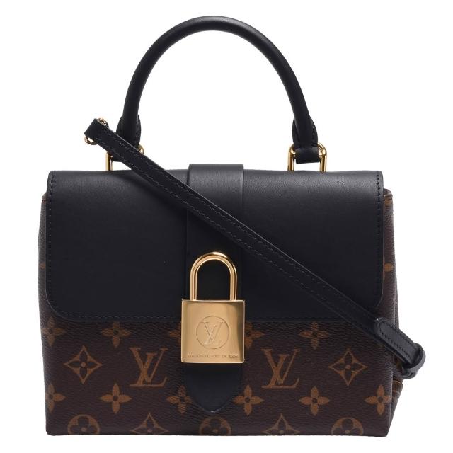 LV LOUIS VUITTON 路易威登 M44141 經典 LOCKY BB Monogram 帆布牛皮飾邊磁釦手提/斜揹包，黑色系設計，適合女性使用。外層為牛皮與帆布拼接，內層為布面，附原廠防塵套與說明書。尺寸為長21cm、寬7.5cm、高15cm，提把高度8cm，背帶全長113cm，為法國製造的歐洲真品平行輸入商品。
