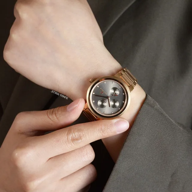 【TOMMY HILFIGER】玫瑰金框 灰面 水鑽刻度 三眼日期顯示 不鏽鋼錶帶 31mm 女錶 手錶 母親節(1782533 ...