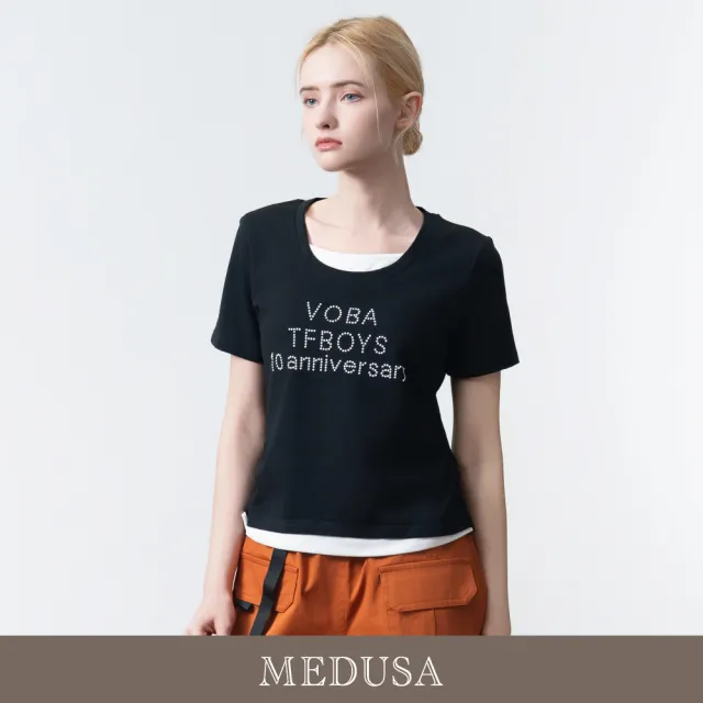 【MEDUSA 曼度莎】現貨-假兩件字母抽皺層次感T恤 - 2色（M-XL）｜女短袖T恤 休閒上衣 短袖上衣(601-35701)