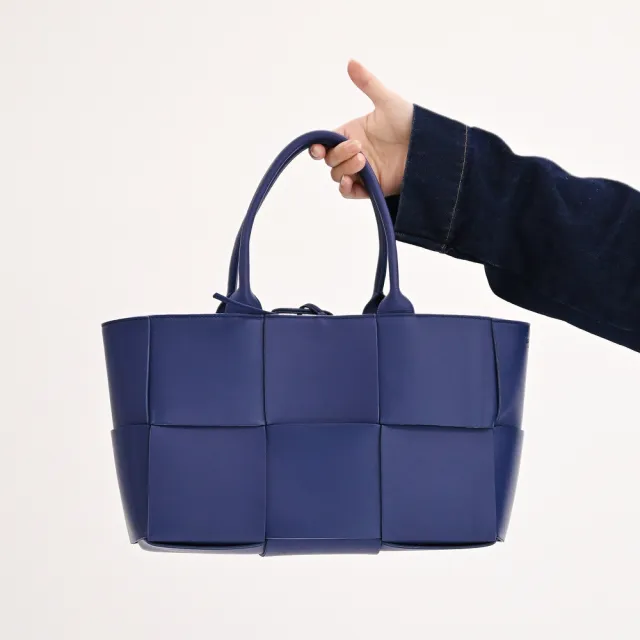 【BOTTEGA VENETA 寶緹嘉】經典手工大格編織小牛皮附萬用袋肩背包托特包(藍)