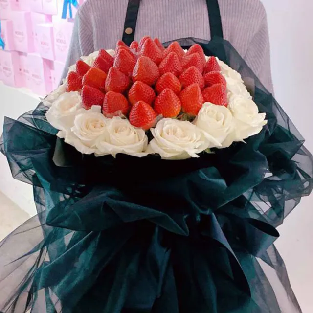 【MyDearStrawberries】So Black黑紗白玫草莓花束(水果花束/情人節/告白/生日禮物/超人氣花束/草莓)