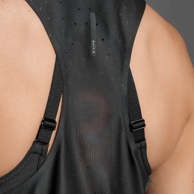 【2XU】W Light Speed React Singlet 女士 輕盈奔馳進階乾爽科技運動背心 跑步上衣 黑(WR7376a-BLKBRF)