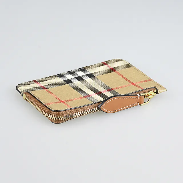 【BURBERRY 巴寶莉】BURBERRY 內燙印LOGO牛皮拼接格紋PVC4卡拉鍊零錢卡夾包(米棕)