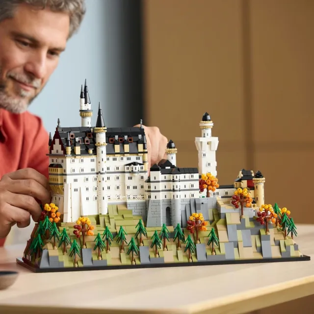 【LEGO 樂高】建築系列 21063 新天鵝堡(德國地標 建築模型 居家擺設 積木)