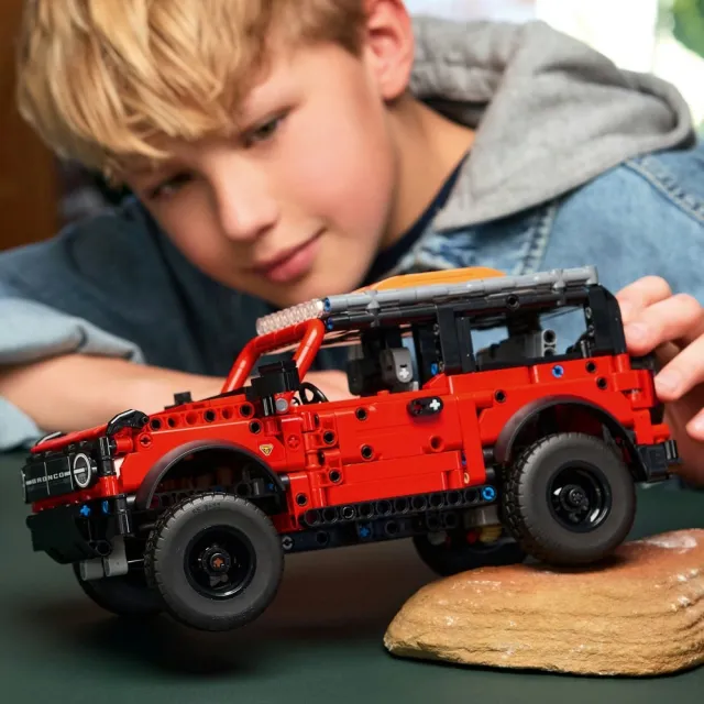 【LEGO 樂高】科技系列 42213 Ford Bronco 休旅車(福特汽車 汽車模型 居家擺設 積木)